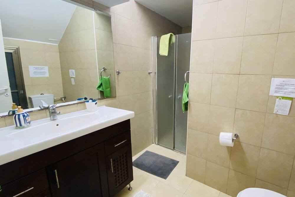 Photo of Bathroom in Ra'ananna