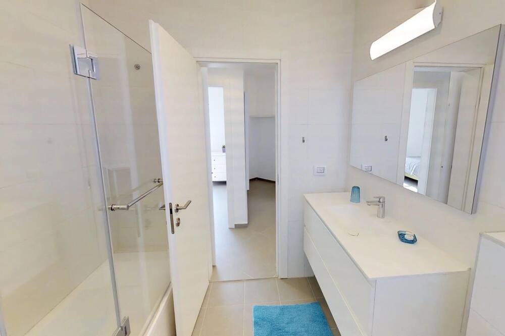 Photo of Bathroom in Herzliya