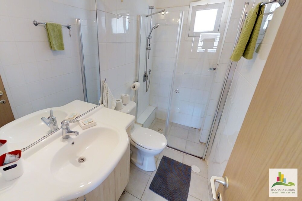 Photo of Bathroom in Ra'ananna