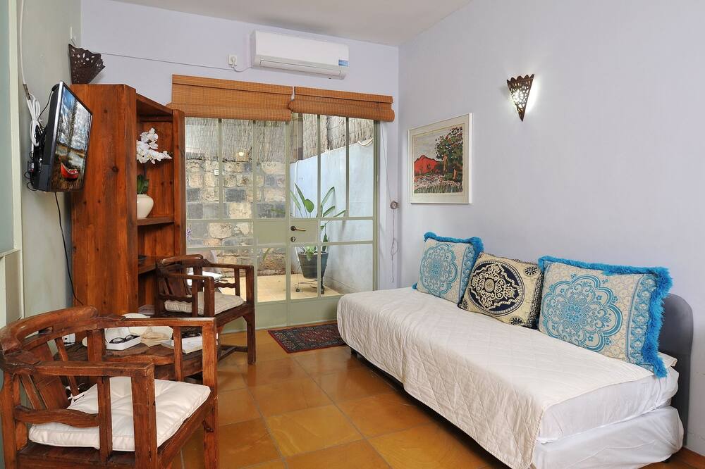 Photo of Livingroom in Yesod HaMa'ala