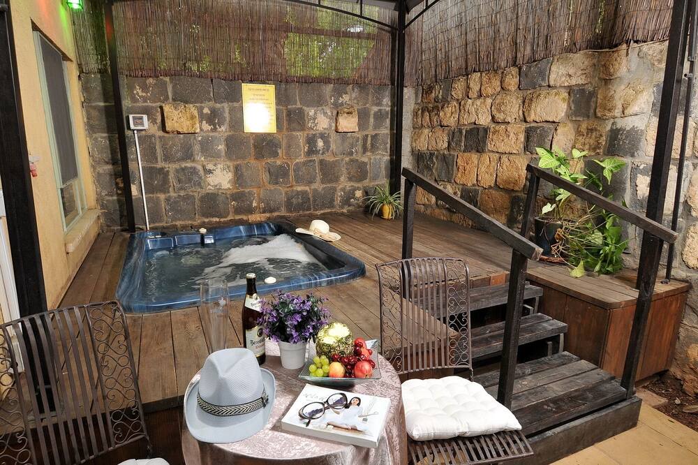 Photo of Patio Balcony in Yesod HaMa'ala