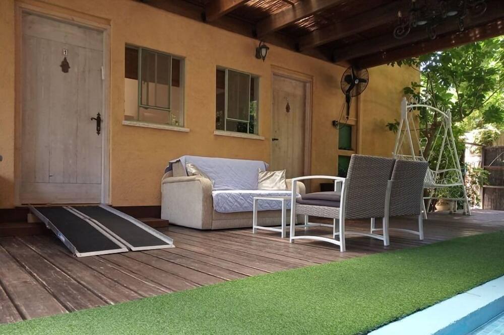 Photo of Patio Balcony in Yesod HaMa'ala