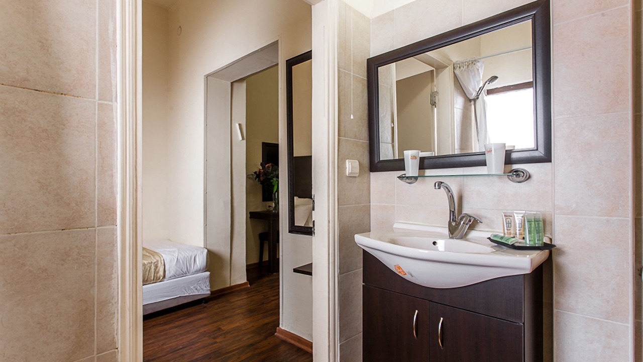 Photo of Bathroom in Rehavia