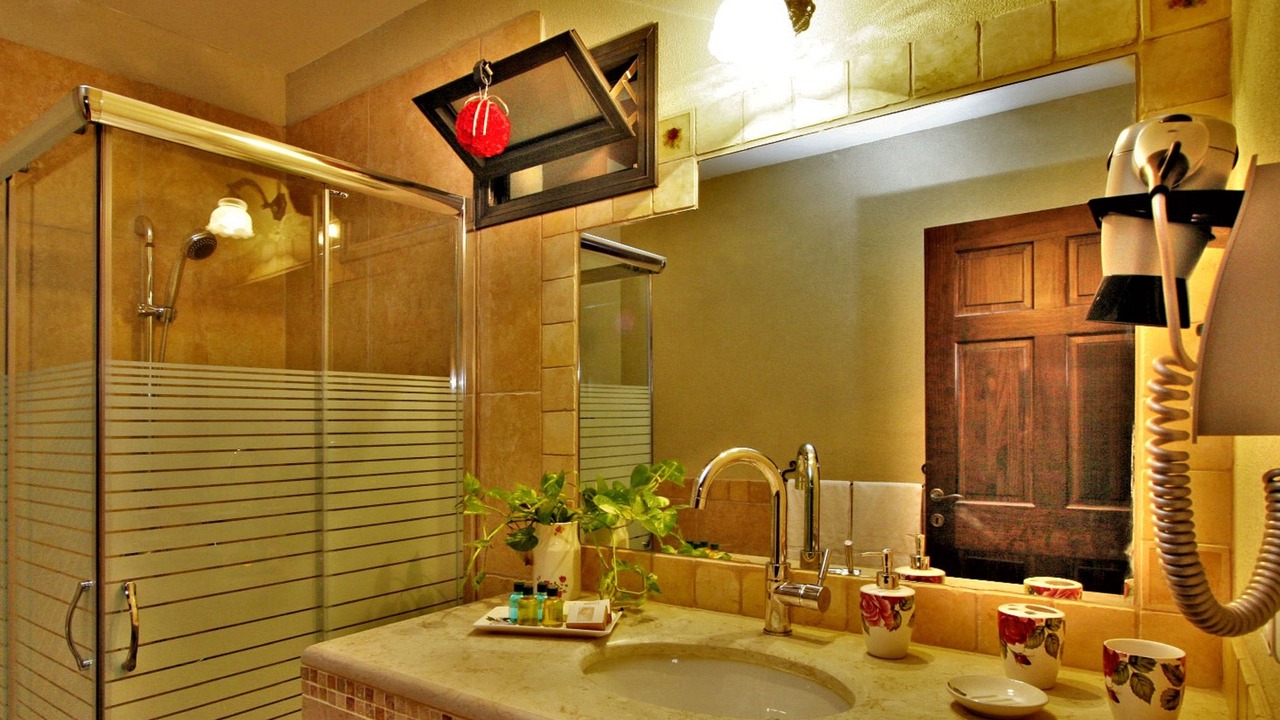 Photo of Bathroom in Livnim