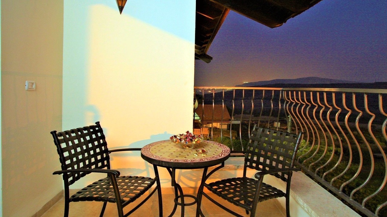 Photo of Patio Balcony in Livnim