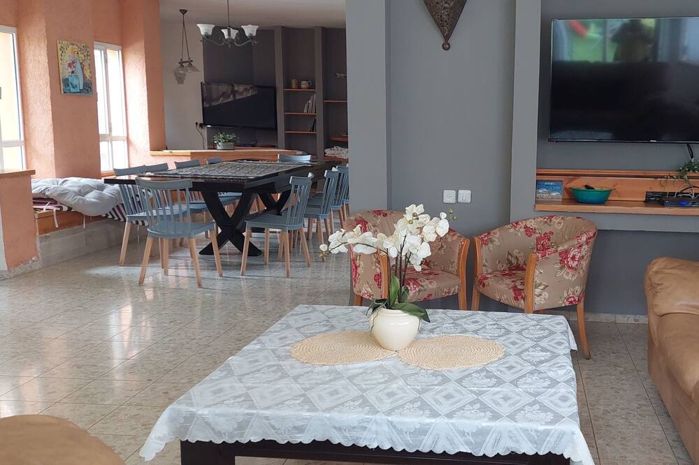 Photo of Livingroom in Yesod HaMa'ala