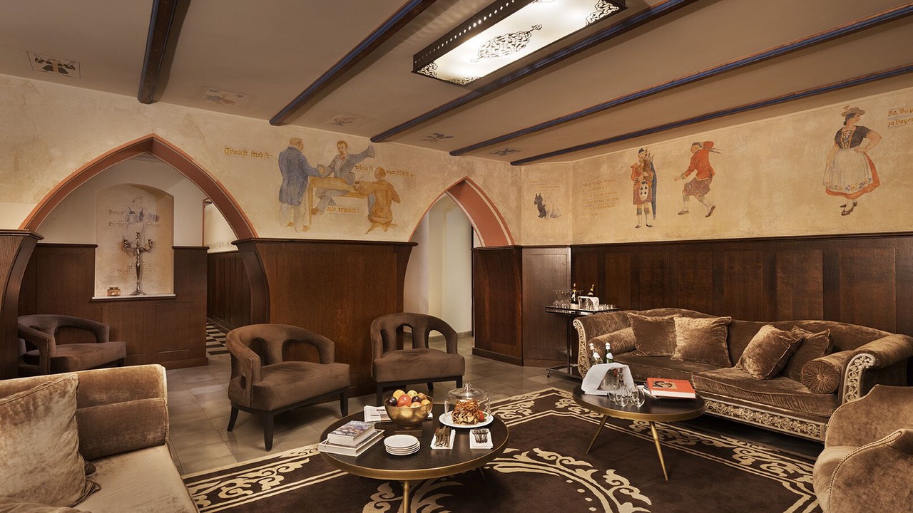 Photo of Livingroom in American Colony