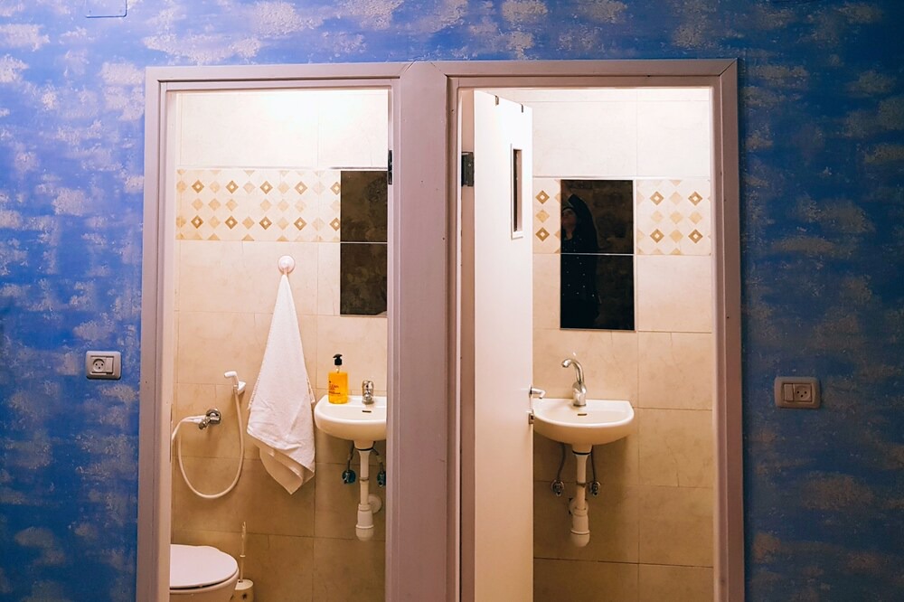Photo of Bathroom in Old City