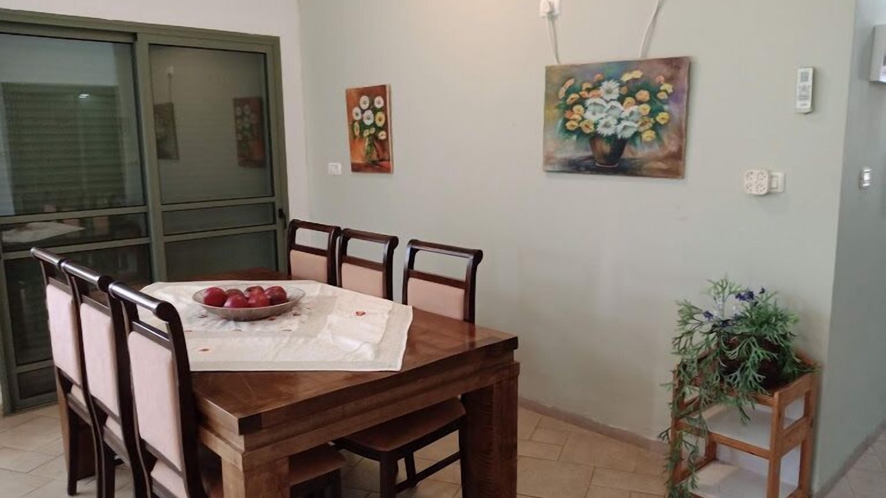 Photo of Livingroom in She'ar Yashuv