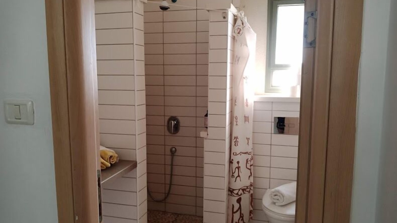 Photo of Bathroom in She'ar Yashuv