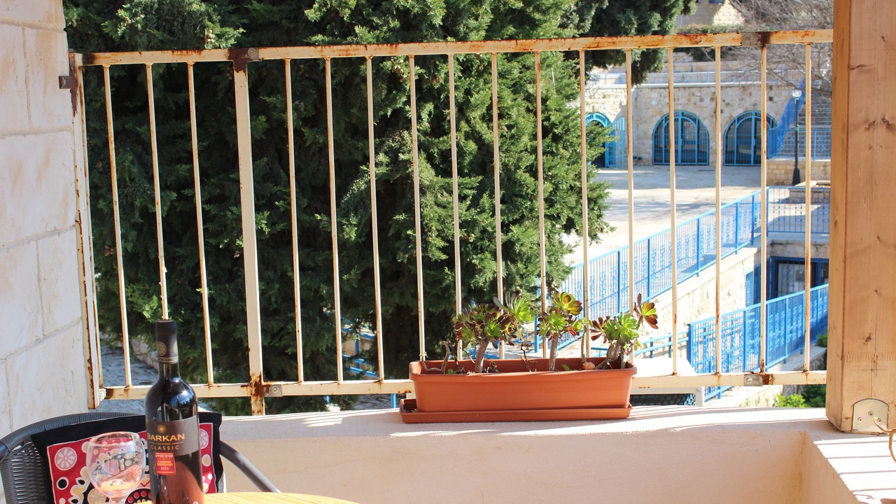Photo of Patio Balcony in Artists Colony