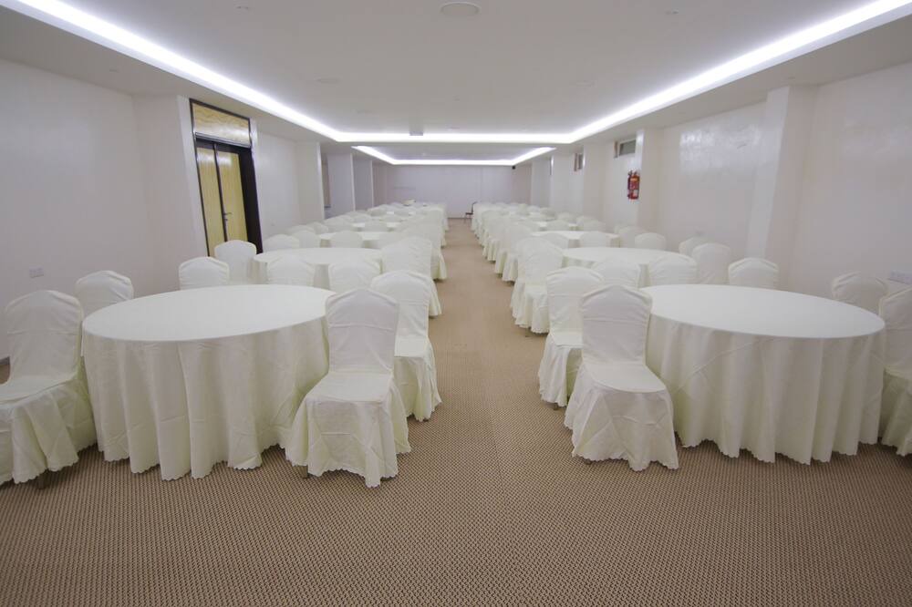 Photo of Others in Sayq