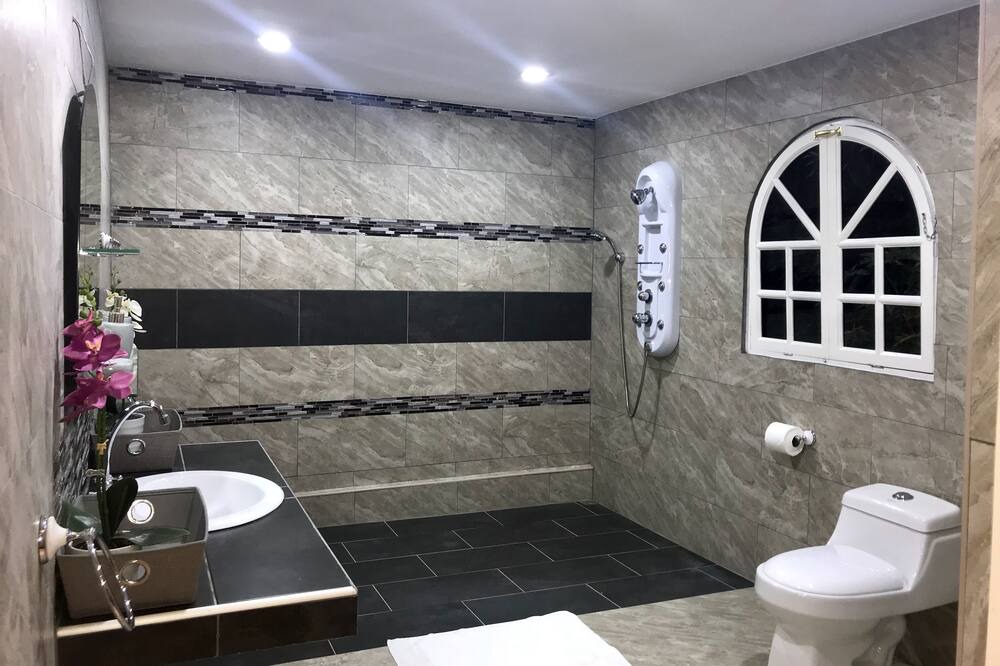 Photo of Bathroom in Tajo Alto