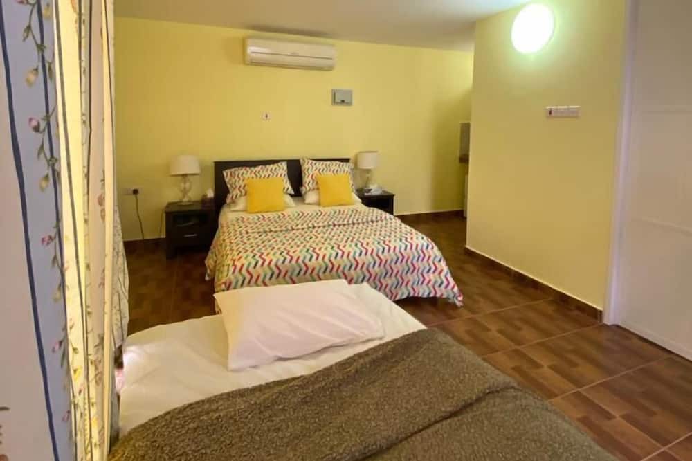 Photo of Bedroom in Al Ghubrah Ash Shamaliyyah