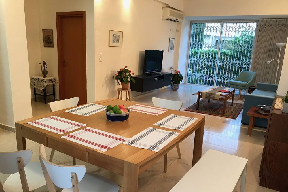 Photo of Livingroom in Ramat Gan
