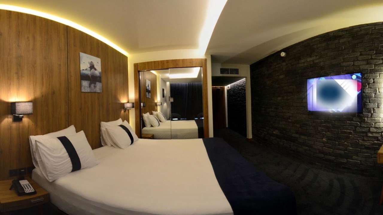 Photo of Bedroom in Al Jubeiha