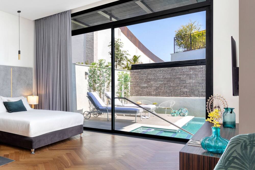 Photo of Bedroom in Bror Hayil