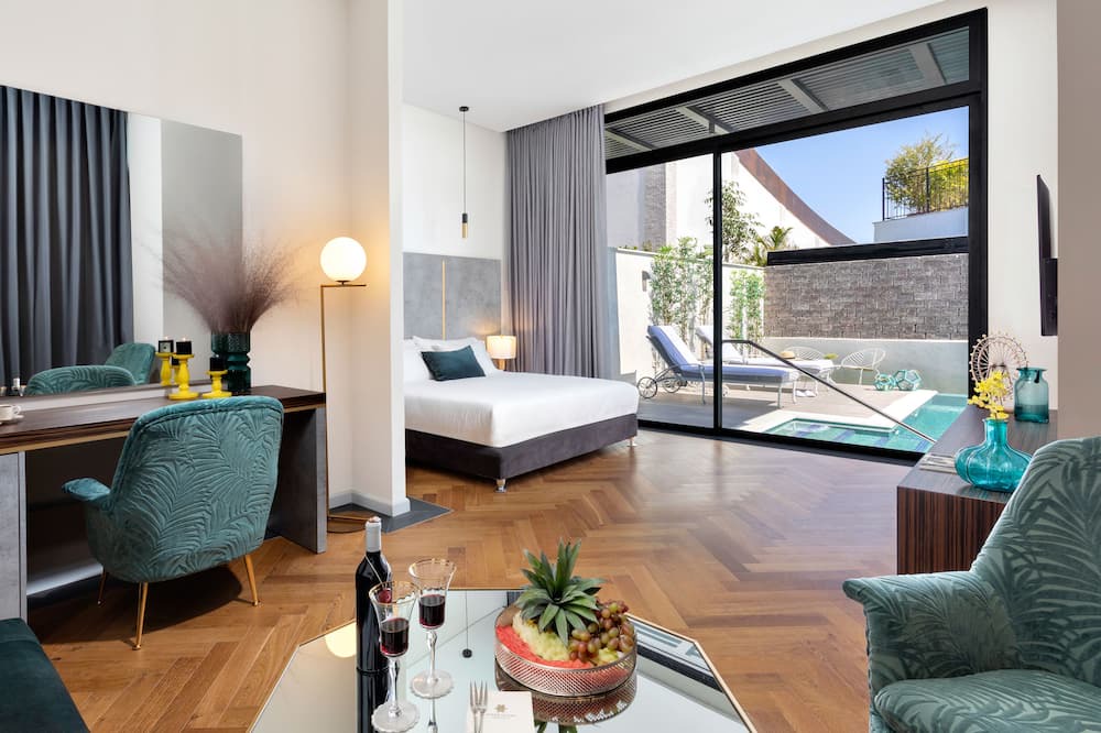 Photo of Bedroom in Bror Hayil