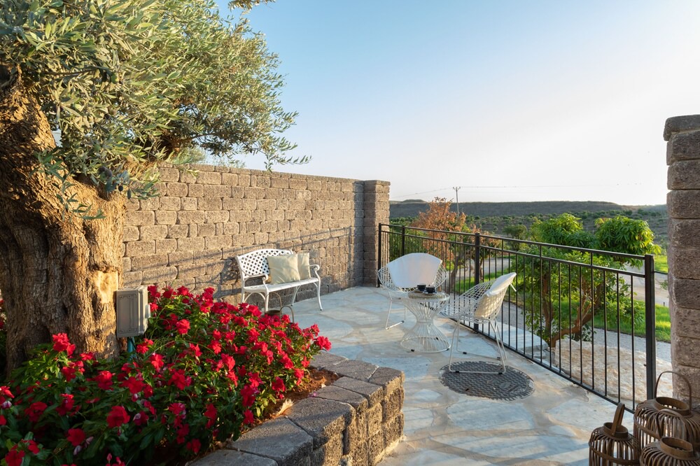 Photo of Patio Balcony in Bror Hayil