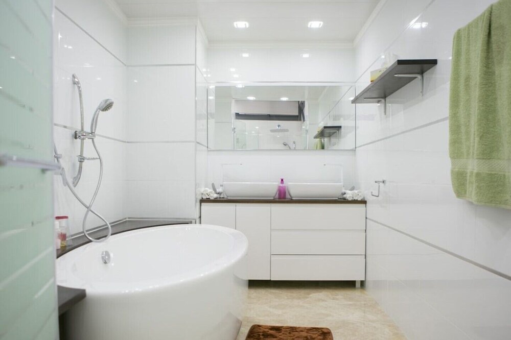 Photo of Bathroom in Drom HaSharon