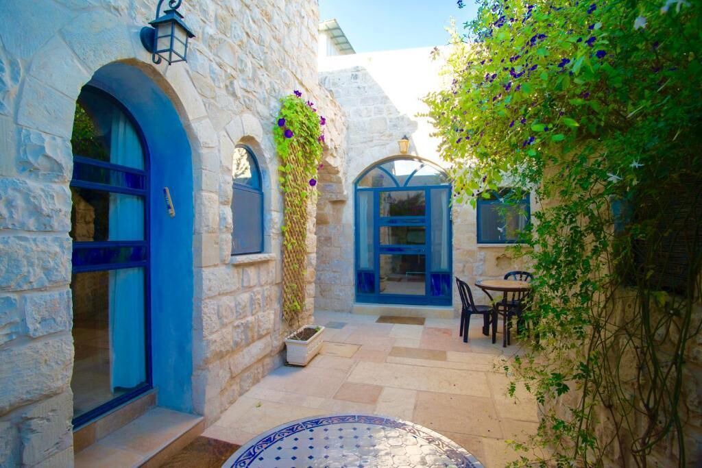 Photo of Outdoor in Artists Colony