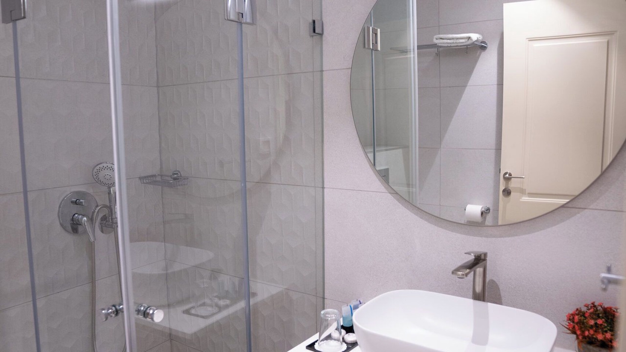 Photo of Bathroom in Old City