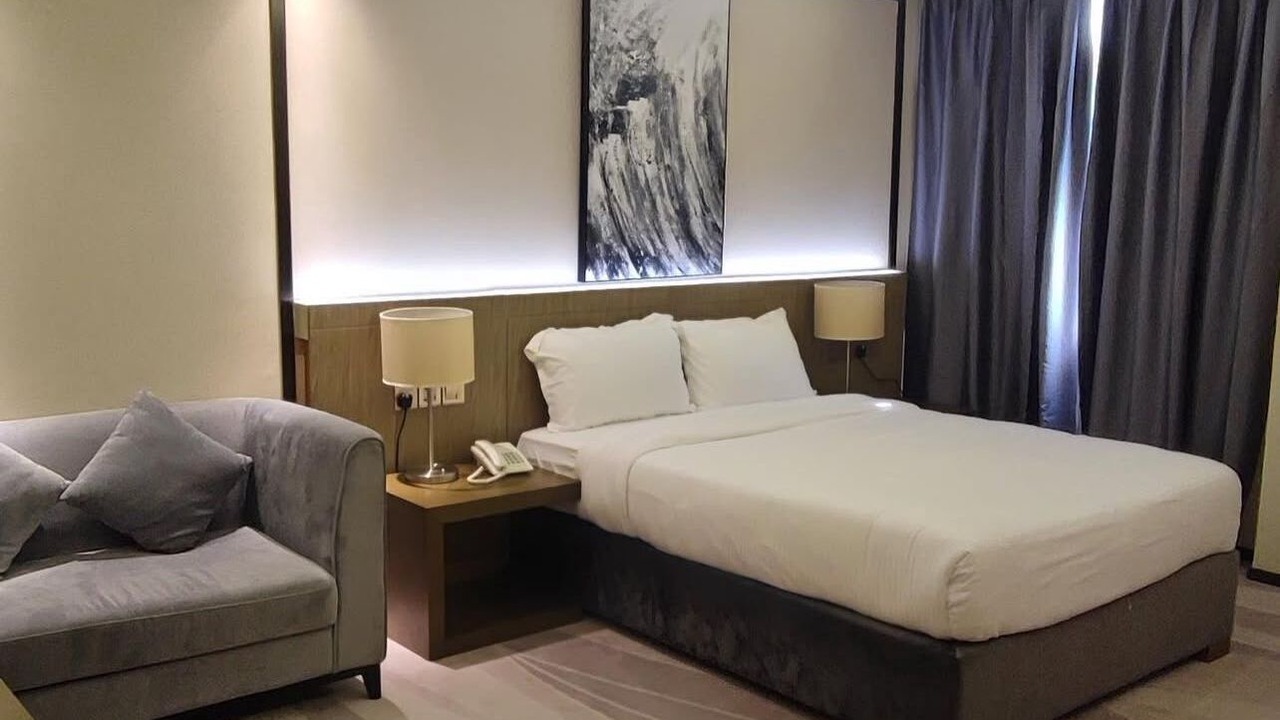 Photo of Bedroom in Al Ghubrah Ash Shamaliyyah