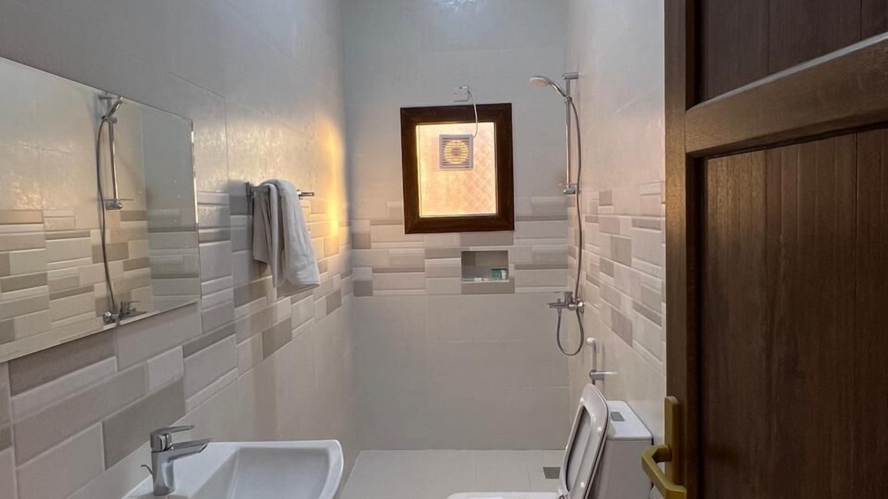 Photo of Bathroom in Hawiyah