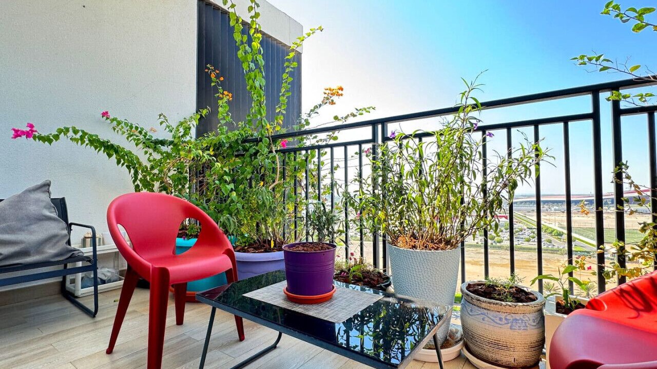 Photo of Patio Balcony in Al Raha Beach