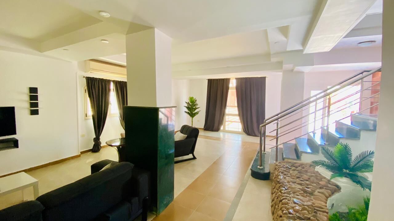 Photo of Livingroom in Village Road