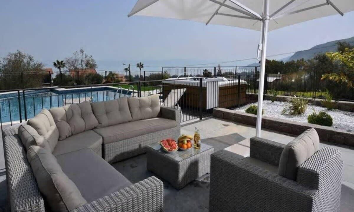 Photo of Patio Balcony in Migdal
