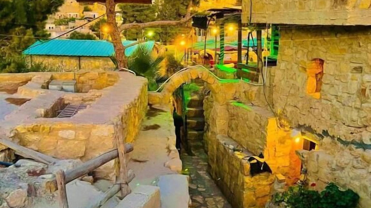 Photo of Others in Dana