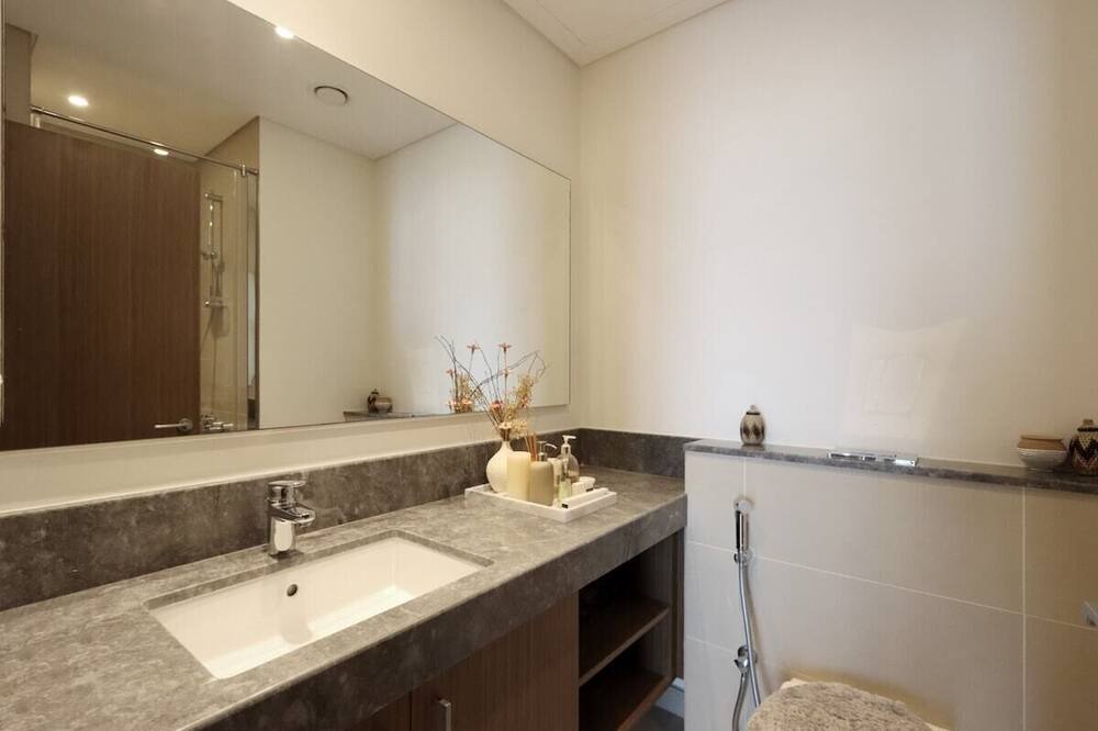 Photo of Bathroom in Jabal Ali 2