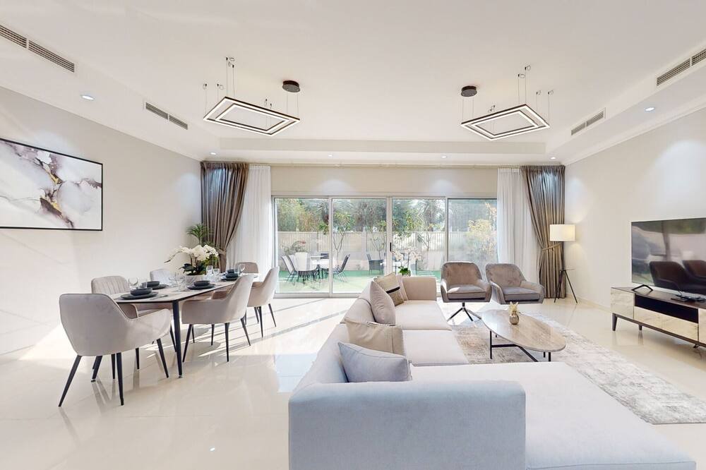 Photo of Livingroom in Jumeirah Village Circle