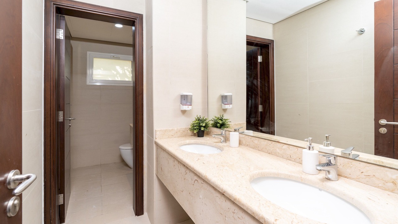 Photo of Bedroom in Mina Al Arab