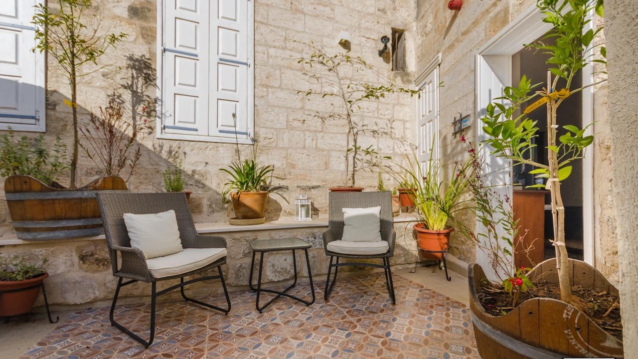 Photo of Patio Balcony in Old City