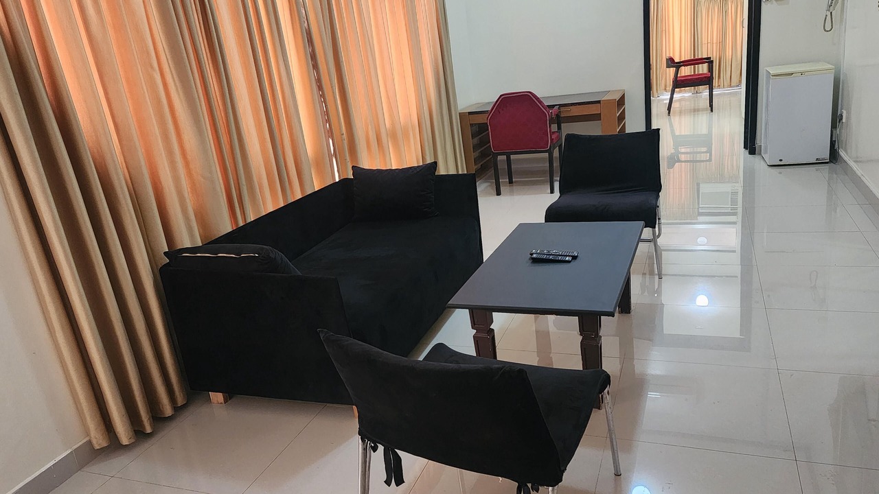 Photo of Bedroom in Qurm