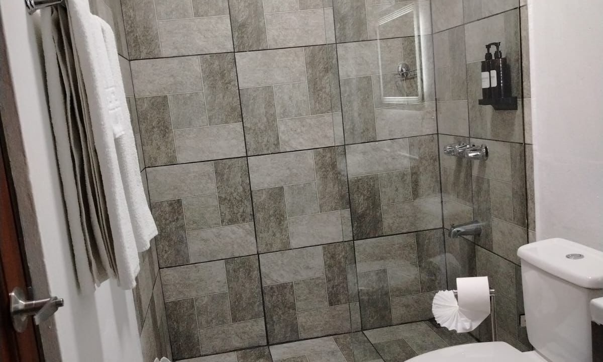 Photo of Bathroom in Daniel Flores
