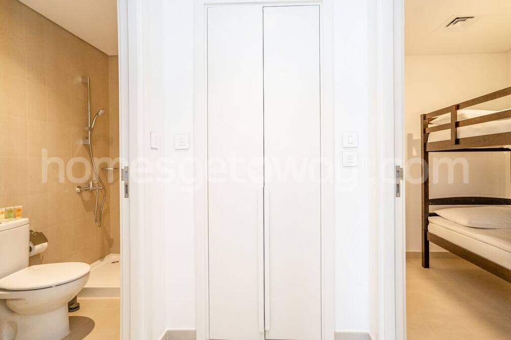 Photo of Bathroom in Za'abeel 2