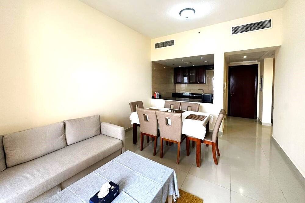 Photo of Livingroom in Al Hamra Village
