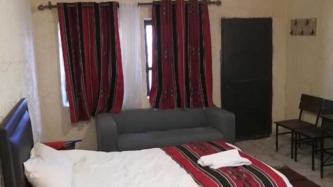 Photo of Bedroom in At-Tafilah