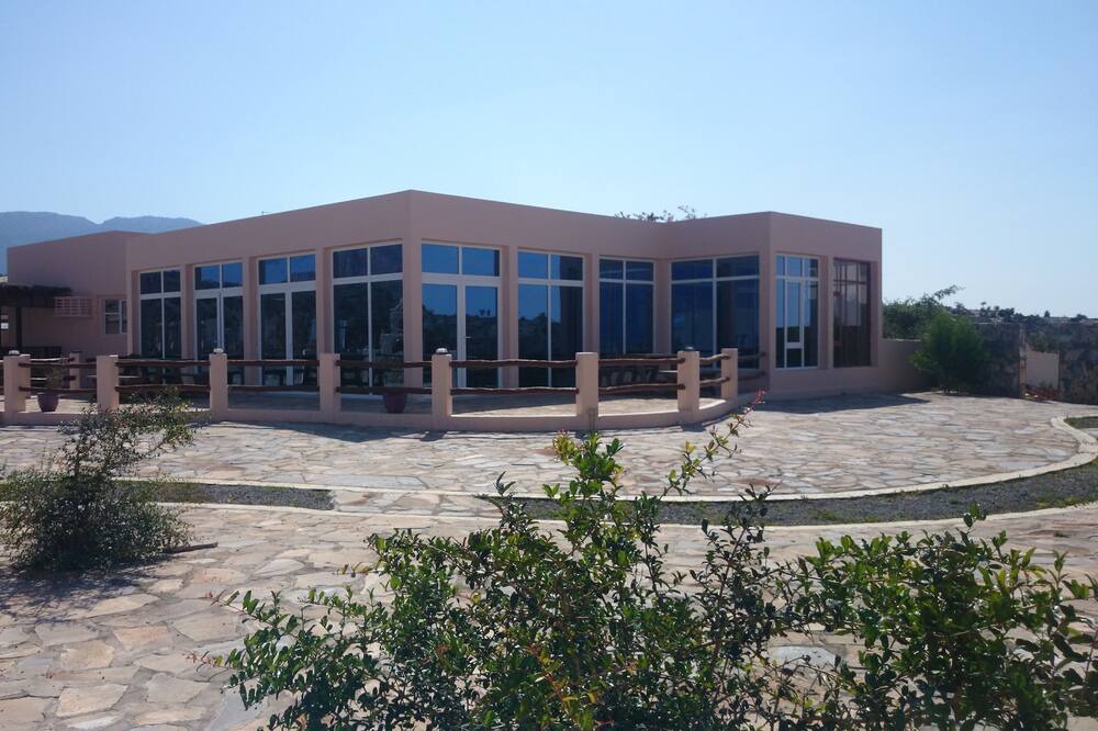 Photo of Outdoor in Al Hamra