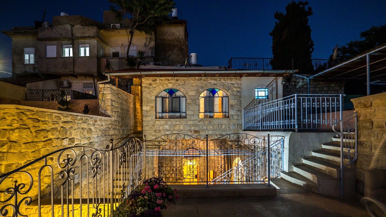Photo of Outdoor in Artists Colony