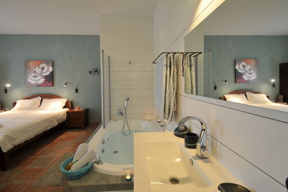 Photo of Bathroom in Rosh Pinna
