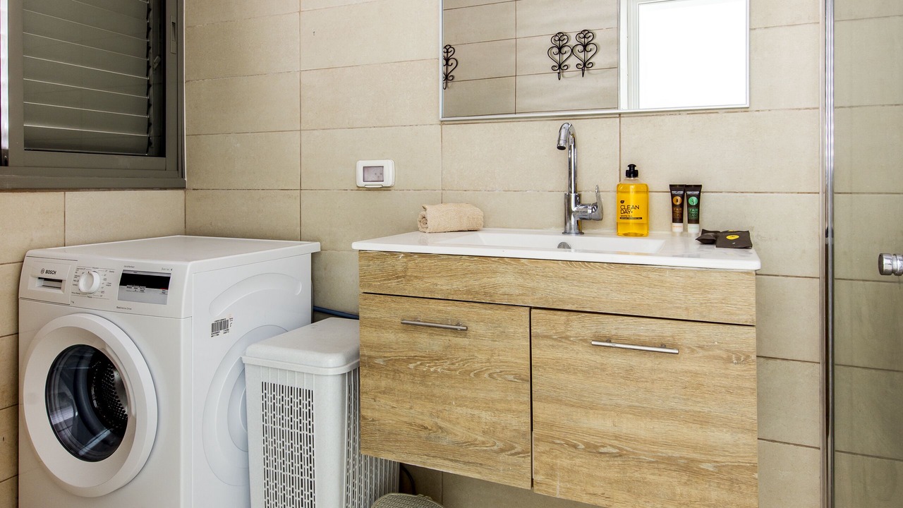Photo of Bathroom in Ra'ananna