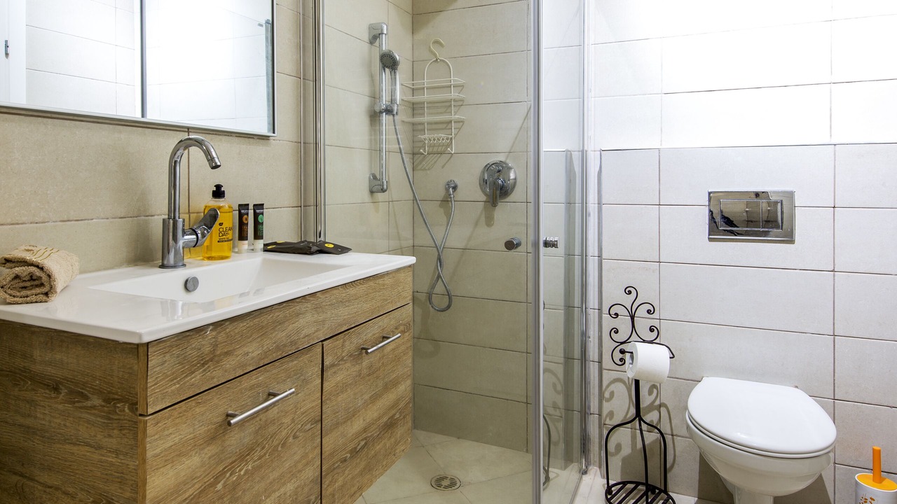Photo of Bathroom in Ra'ananna