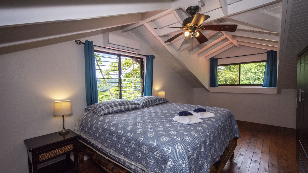 Photo of Bedroom in South Pacific Coast