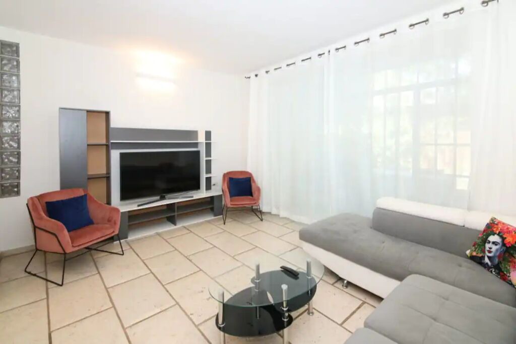 Photo of Livingroom in Musrara