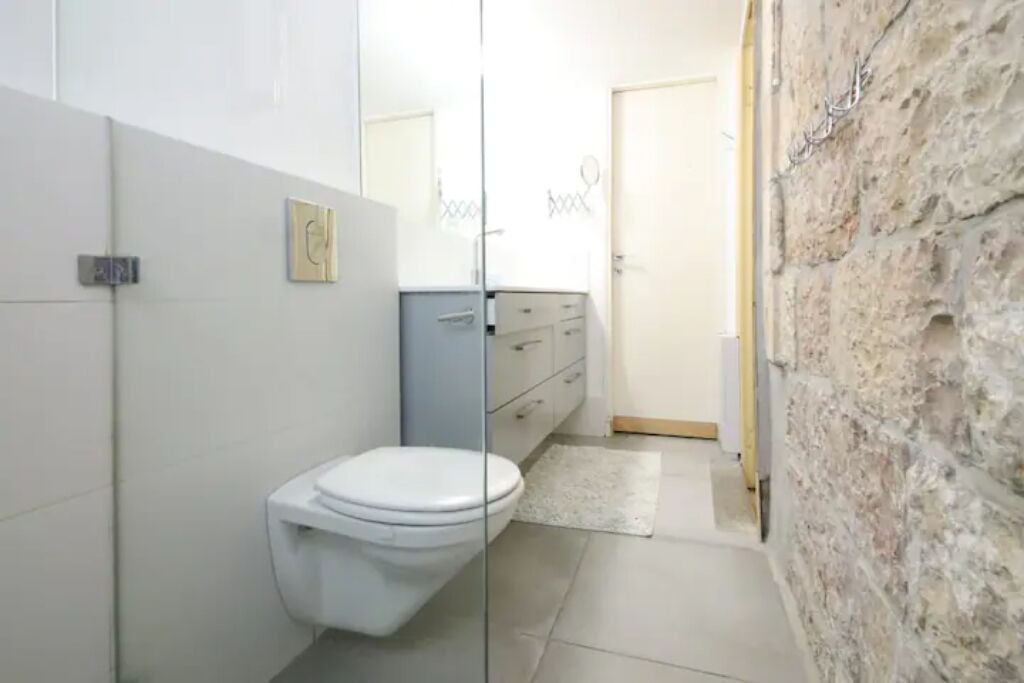 Photo of Bathroom in Musrara
