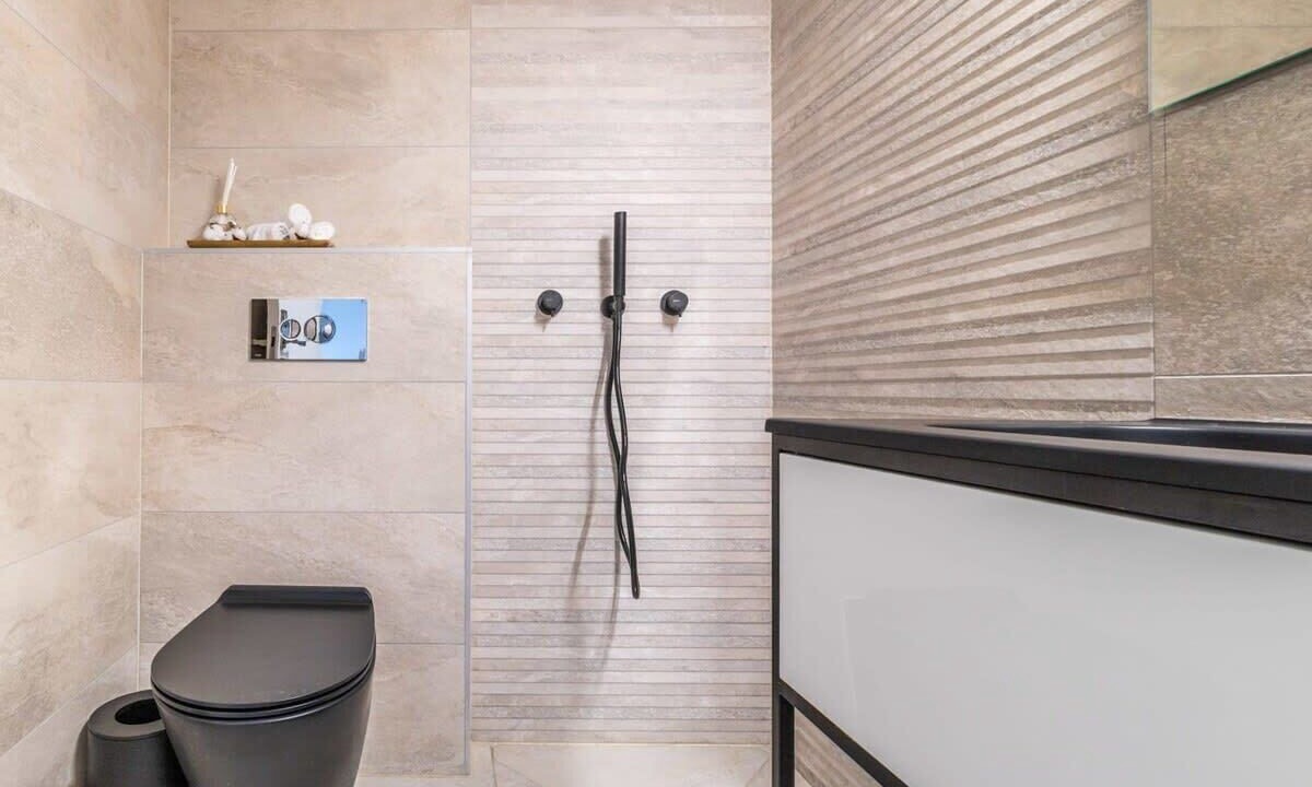 Photo of Bathroom in Kiryat Moshe